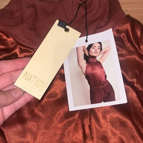 Nation LTD | Sleeveless Mock Top in Rust Size M - Picture 3 of 6